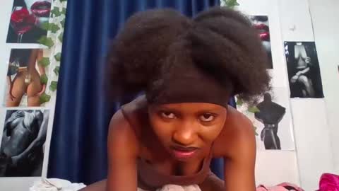 Snapshot of creamy_kitty5 chatting on November 30, 2:54 pm Creamykitty online show from November 30, 2:54 pm