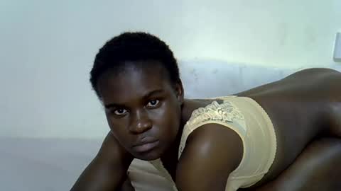 creamy_petite11 online show from June 17, 10:06 am