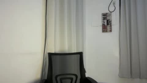 Snapshot of creamy_sexy chatting on January 8, 9:06 pm mika online show from January 8, 9:06 pm