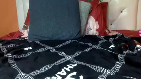 Snapshot of creamyamber chatting on January 18, 1:52 am KIM online show from January 18, 1:52 am