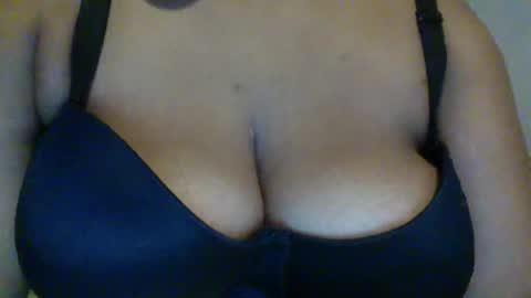 Snapshot of creamycocobabe chatting on January 26, 6:58 pm CreamyCocoBabe online show from January 26, 6:58 pm