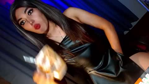 Snapshot of creamycum_celinexxx chatting on January 6, 4:13 pm Celine online show from January 6, 4:13 pm