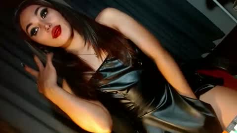 Snapshot of creamycum_celinexxx chatting on January 10, 7:32 pm Celine online show from January 10, 7:32 pm