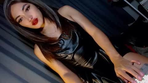 Snapshot of creamycum_celinexxx chatting on January 15, 4:21 pm Celine online show from January 15, 4:21 pm