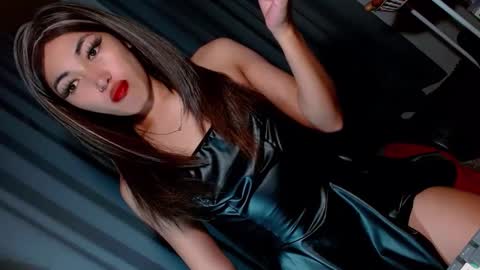 Snapshot of creamycum_celinexxx chatting on January 16, 6:48 pm Celine online show from January 16, 6:48 pm