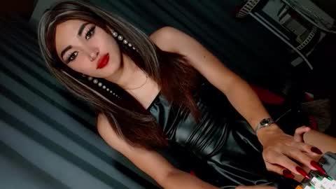 Snapshot of creamycum_celinexxx chatting on January 18, 4:21 pm Celine online show from January 18, 4:21 pm