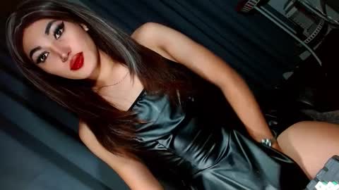 Snapshot of creamycum_celinexxx chatting on January 21, 6:23 pm Celine online show from January 21, 6:23 pm