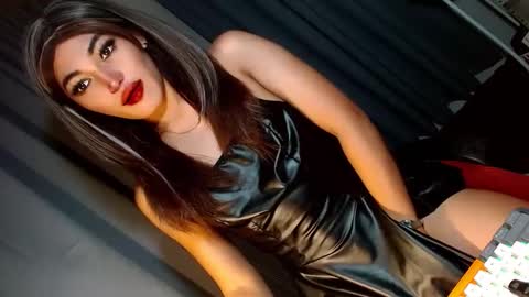Snapshot of creamycum_celinexxx chatting on January 26, 7:09 pm Celine online show from January 26, 7:09 pm