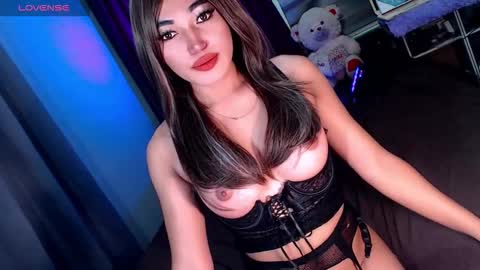 Snapshot of creamycum_celinexxx chatting on September 10, 8:25 am Celine online show from September 10, 8:25 am