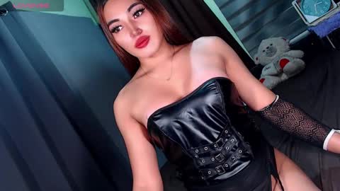 Snapshot of creamycum_celinexxx chatting on September 30, 7:35 am Celine online show from September 30, 7:35 am