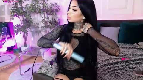 Snapshot of creamyinkk chatting on November 5, 12:16 pm Sophie online show from November 5, 12:16 pm