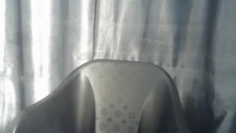 Snapshot of creamyposh1 chatting on November 20, 4:34 am creamyposh1 online show from November 20, 4:34 am