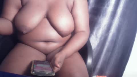 Snapshot of creamyposh1 chatting on November 21, 5:17 am creamyposh1 online show from November 21, 5:17 am