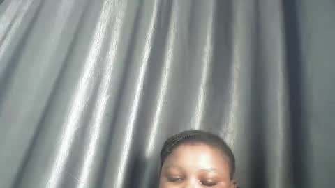 Snapshot of creamyposh1 chatting on December 1, 4:28 am creamyposh1 online show from December 1, 4:28 am