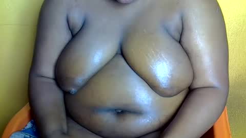 Snapshot of creamyposh1 chatting on June 27, 12:22 pm creamyposh1 online show from June 27, 12:22 pm