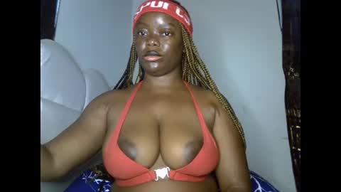 Snapshot of creamypussyxx chatting on June 29, 10:15 am creamypussyxx online show from June 29, 10:15 am