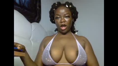 Snapshot of creamypussyxx chatting on July 26, 8:54 am creamypussyxx online show from July 26, 8:54 am