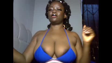Snapshot of creamypussyxx chatting on July 28, 11:17 am creamypussyxx online show from July 28, 11:17 am