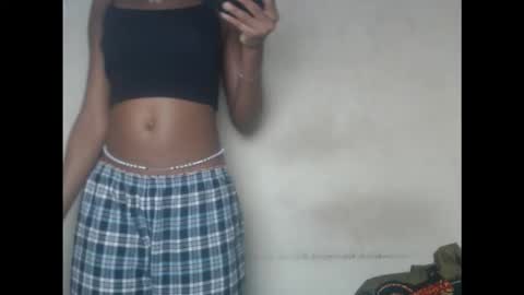 Snapshot of creamyxmuffin chatting on September 12, 10:43 pm creamyxmuffin online show from September 12, 10:43 pm