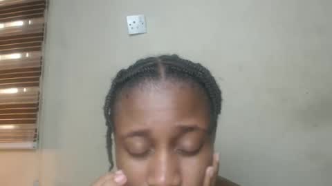 Snapshot of creamyxmuffin chatting on September 27, 9:03 am creamyxmuffin online show from September 27, 9:03 am