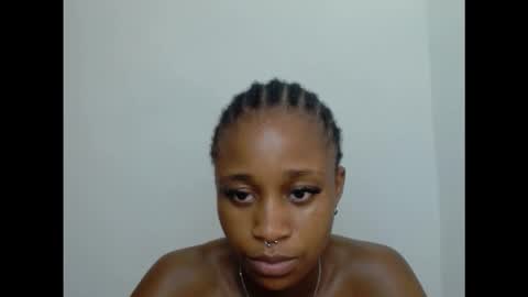 Snapshot of creamyxmuffin chatting on October 16, 9:21 am creamyxmuffin online show from October 16, 9:21 am