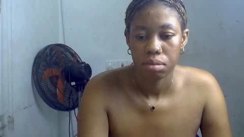 Snapshot of creamyxpussyx chatting on July 24, 10:24 am creamyxpussyx online show from July 24, 10:24 am