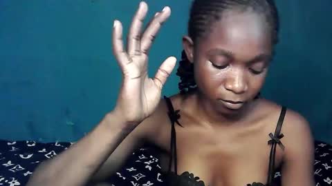 creamyxsugar online show from October 31, 2:40 pm