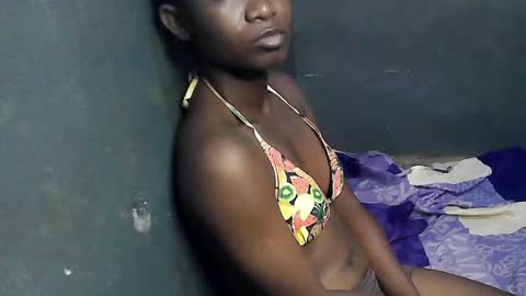 Snapshot of creamyxsugar chatting on March 23, 1:31 am creamyxsugar online show from March 23, 1:31 am