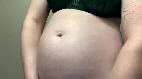 Breed me daddy  online show from December 16, 5:29 pm