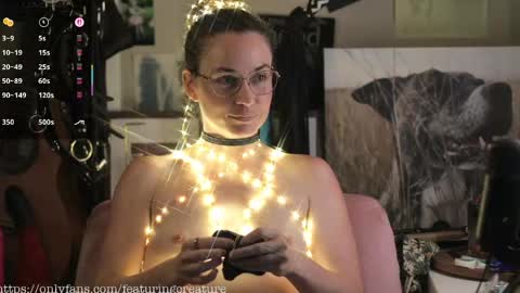 Snapshot of creature_marie chatting on May 12, 12:52 am Creature Marie online show from May 12, 12:52 am