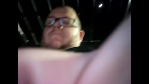 Snapshot of creeeping_death chatting on January 9, 2:22 am The hopeless romantic online show from January 9, 2:22 am