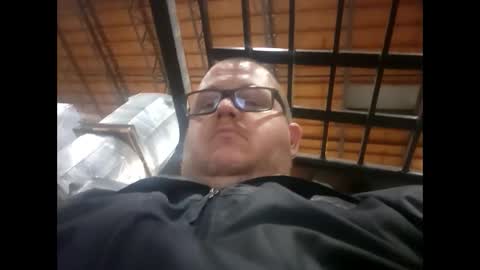 Snapshot of creeeping_death chatting on February 25, 5:19 am The hopeless romantic online show from February 25, 5:19 am