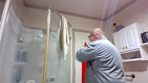 Snapshot of creeeping_death chatting on February 28, 8:31 am The hopeless romantic online show from February 28, 8:31 am