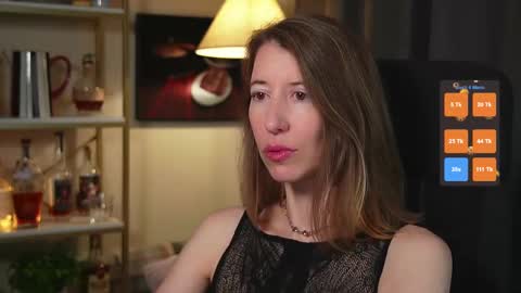 Snapshot of creme_dela_creme chatting on November 11, 6:41 pm Quinn de la Creme online show from November 11, 6:41 pm