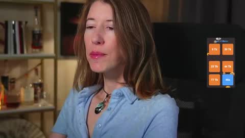 Snapshot of creme_dela_creme chatting on November 13, 6:51 pm Quinn de la Creme online show from November 13, 6:51 pm