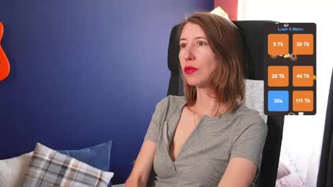 Snapshot of creme_dela_creme chatting on May 20, 11:00 pm Quinn de la Creme online show from May 20, 11:00 pm