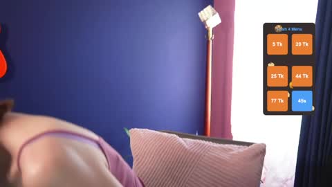 Snapshot of creme_dela_creme chatting on June 3, 6:02 pm Quinn de la Creme online show from June 3, 6:02 pm