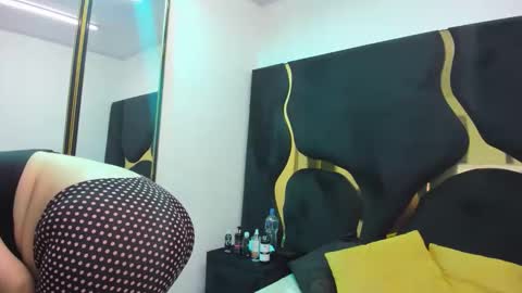 Criistaal   online show from March 7, 4:20 am