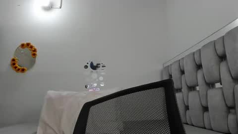 Snapshot of criistal_0 chatting on June 11, 2:53 am criistal_0 online show from June 11, 2:53 am