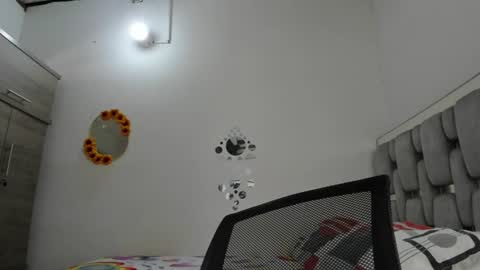 Snapshot of criistal_0 chatting on June 11, 6:39 pm criistal_0 online show from June 11, 6:39 pm