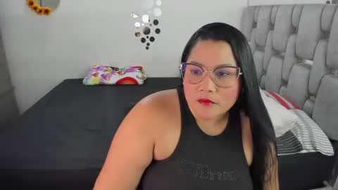 Snapshot of criistal_0 chatting on June 17, 6:42 pm criistal_0 online show from June 17, 6:42 pm