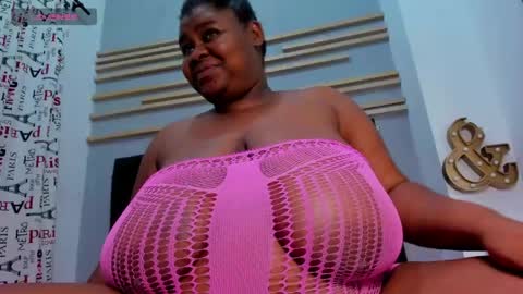 criistal_castro online show from April 25, 1:41 pm