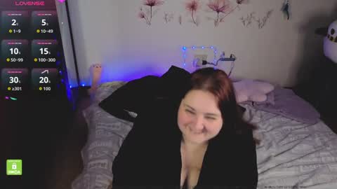 Snapshot of crim0nrose chatting on June 12, 8:30 pm Crimson Rose online show from June 12, 8:30 pm