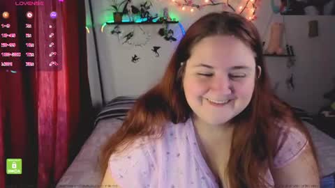 Snapshot of crim0nrose chatting on July 7, 6:05 am Crimson Rose online show from July 7, 6:05 am