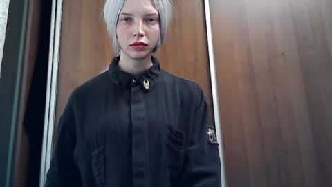 Snapshot of crimson_lady6 chatting on May 18, 4:46 pm crimson_lady6 online show from May 18, 4:46 pm
