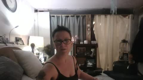 Snapshot of crimsonrose444 chatting on December 2, 4:53 am Tulip online show from December 2, 4:53 am