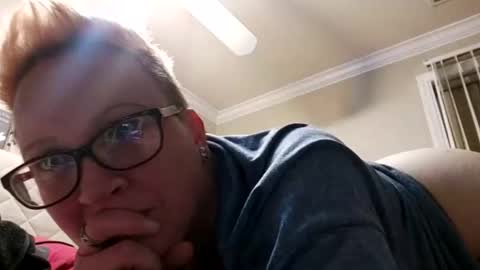 Snapshot of crimsonrose444 chatting on January 11, 8:11 am Tulip online show from January 11, 8:11 am