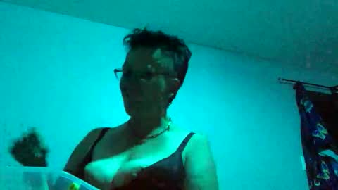 Snapshot of crimsonrose444 chatting on June 1, 6:04 am Tulip online show from June 1, 6:04 am