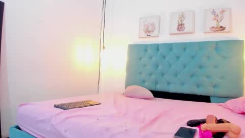 cris_dulce online show from October 22, 5:56 pm