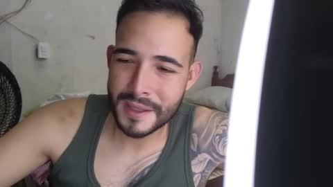 Snapshot of cris_simons chatting on March 6, 12:00 am cris_simons online show from March 6, 12:00 am